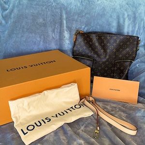 🚨STEAL🚨 AUTHENTIC Louis Vuitton Melie bag.